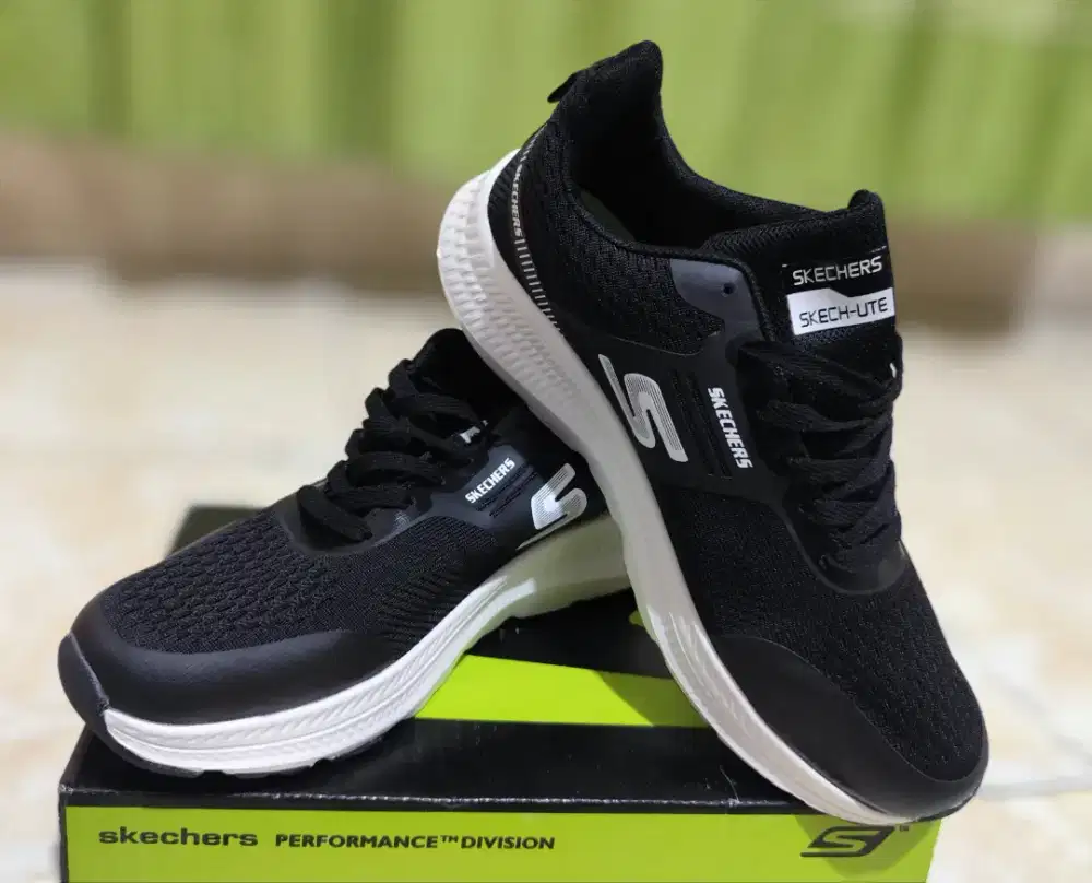 SEPATU SKECH ukuran 45
