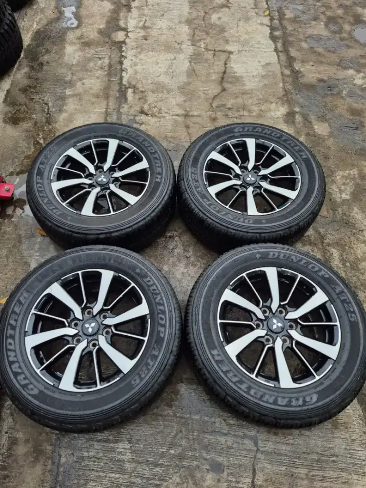 Velg oem pajero sport R18 pcd 6×139.7 lebar 7,5 et35 plus ban..4pcs