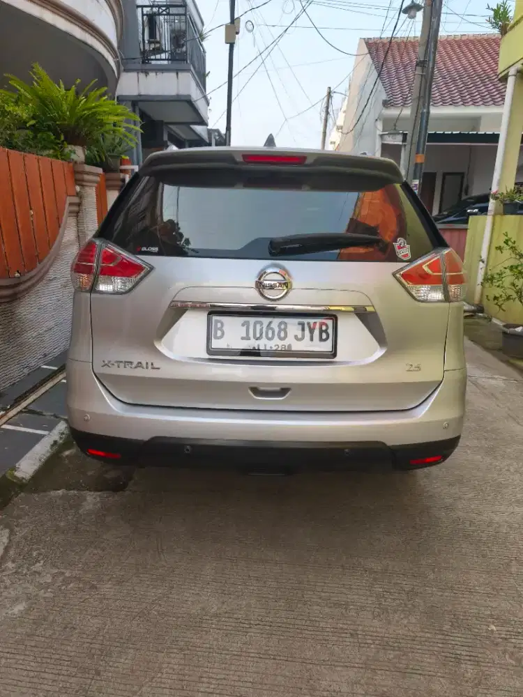 Dijual Nissan XTrail tahun 2016 warna silver