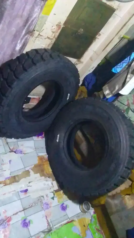 Ban truk belakang