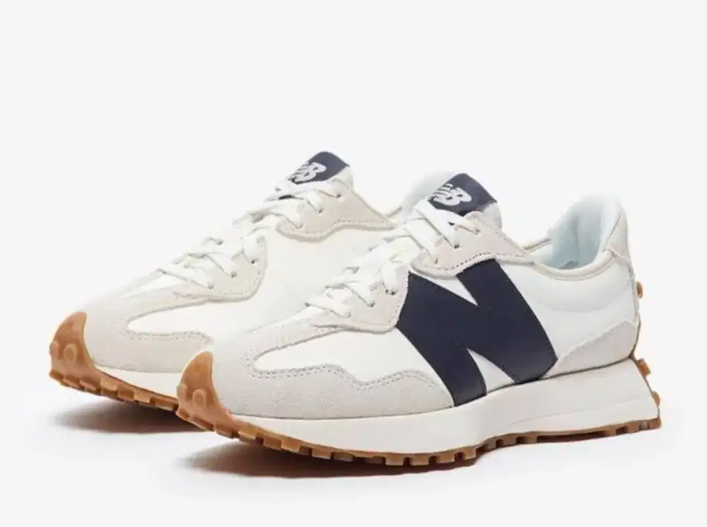 Sepatu NB 327 beige navy 95 % kondisi