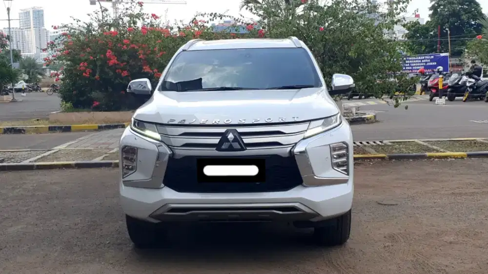 Km15rb mitsubishi pajero sport dakar ultimate 4x4 awd 2023 putih