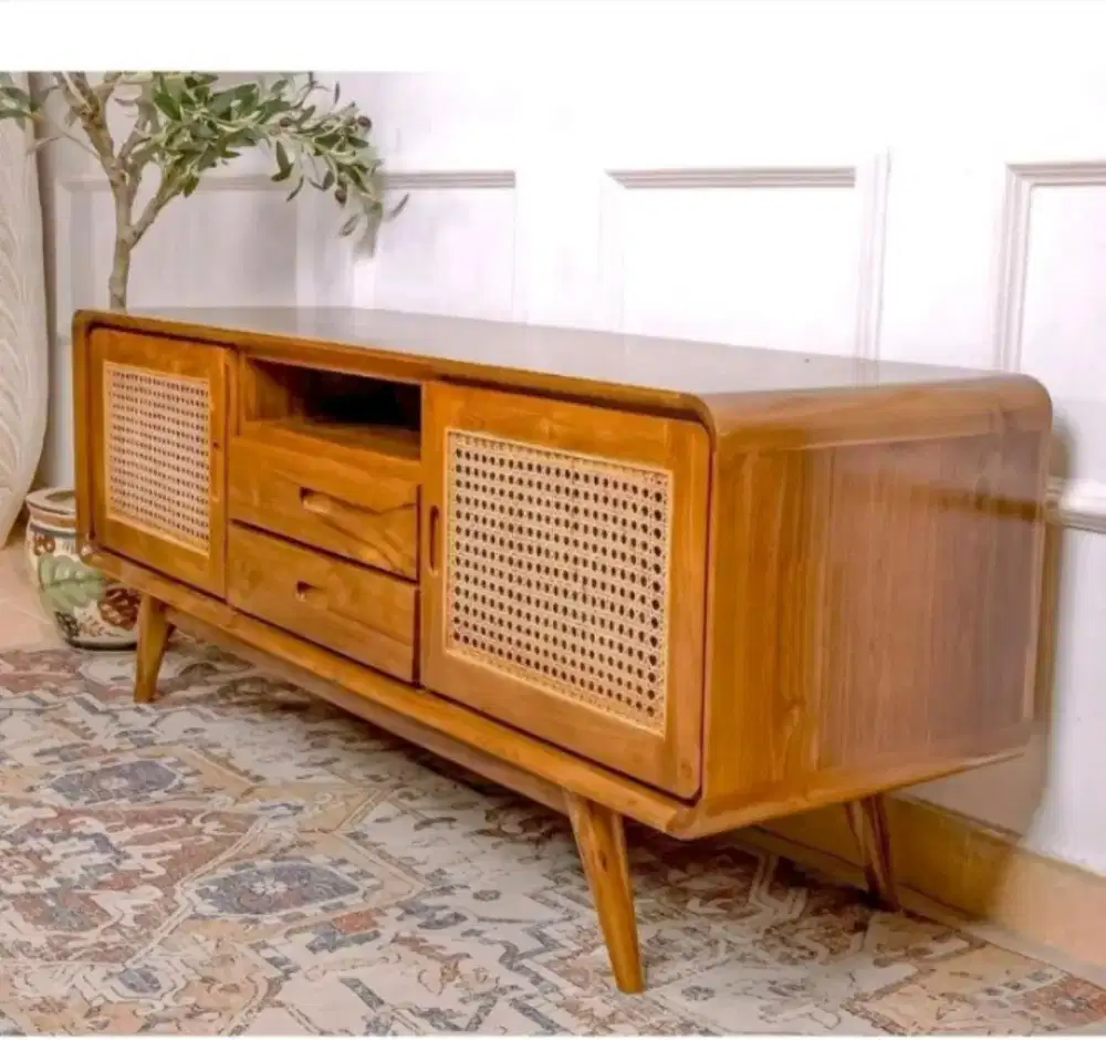 Meja TV minimalist