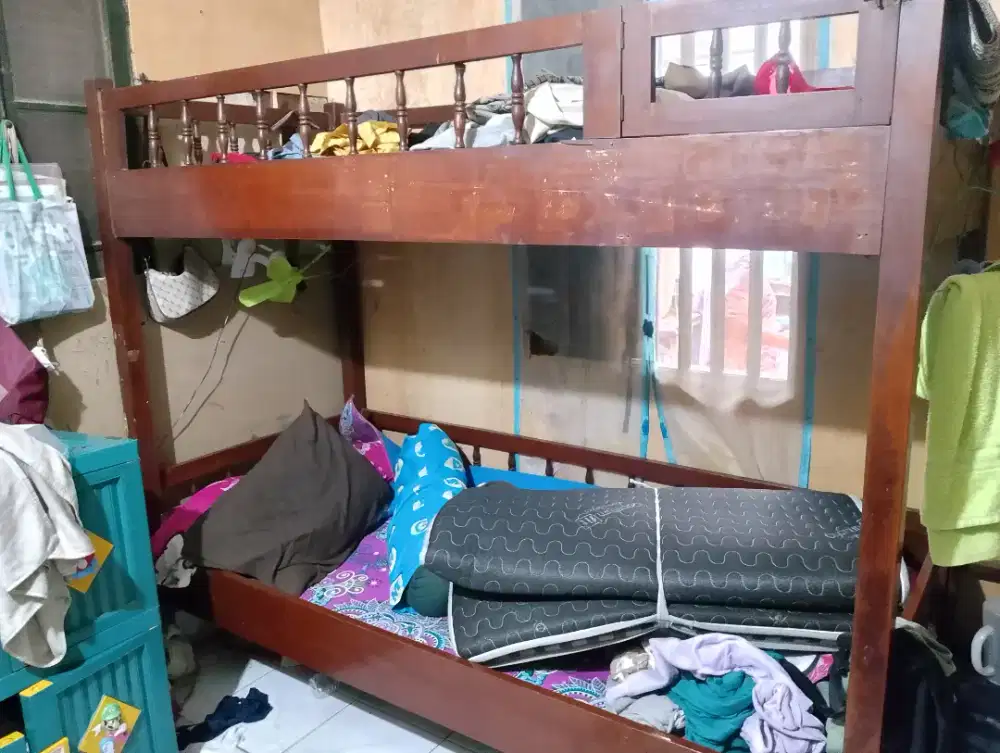 DIPAN/TEMPAT TIDUR TINGKAT KAYU JATI ASLI