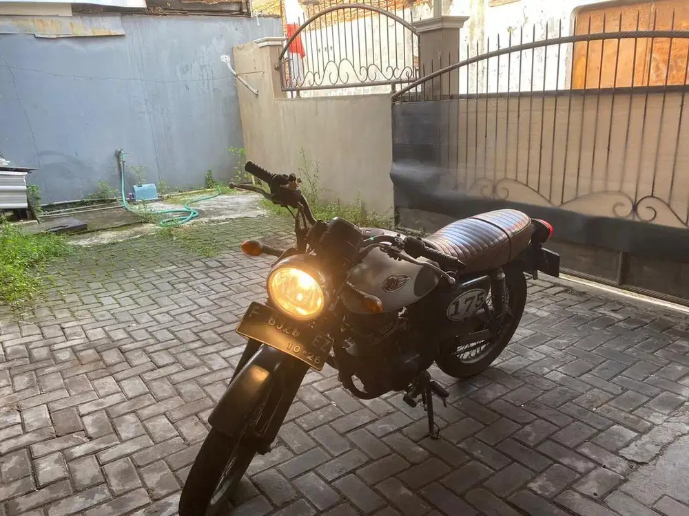 Dijual Motor Kawasaki W175 Murah