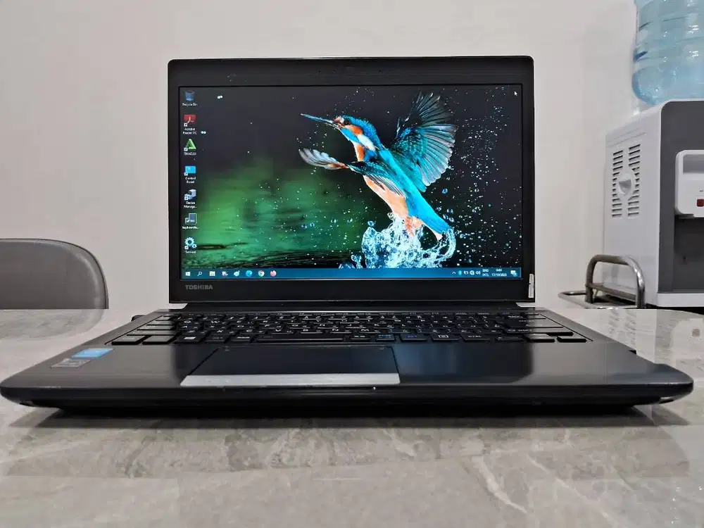 BerGARANSI Core i5 8/6GB Batre BARU Win ORI Laptop DynaBook Slim MULUS