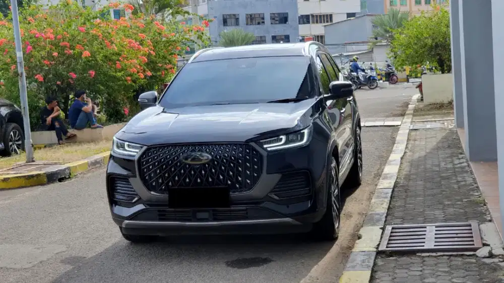 Km7rb chery tiggo 8 premium 2024 pakai 2025 hitam sunroof