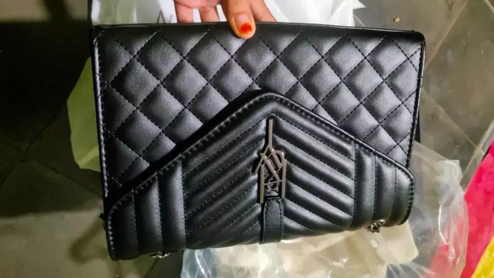 HONYAN premium,,tas slempang impor wanitaa