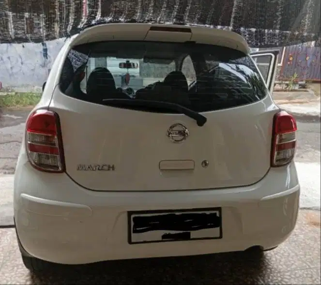 Nissan March 2013