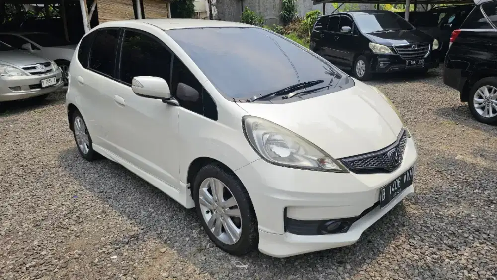 HONDA JAZZ RS AUTOMATIC 2012 READY 2 UNIT