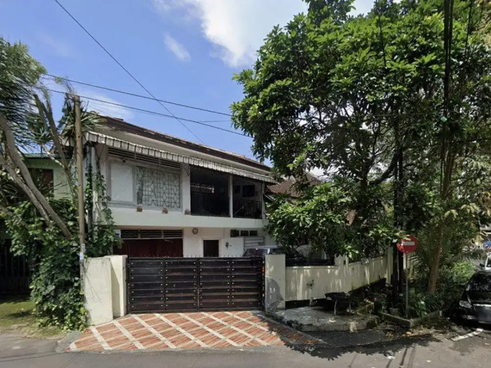 Rumah Luas Dekat Jalan Ijen Tengah Kota Malang Kawasan Elit