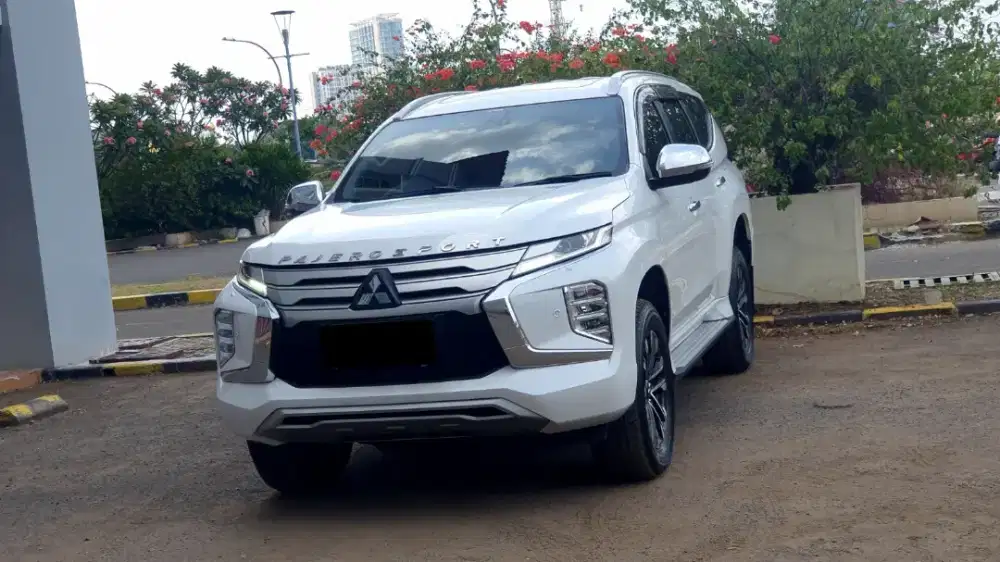 Km15rb mitsubishi pajero sport dakar ultimate 4x4 awd 2023 putih
