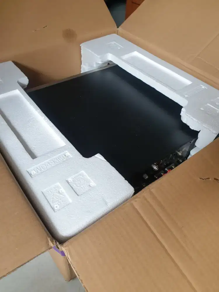 POWER YAMAHA P9000S LIKE NEW.