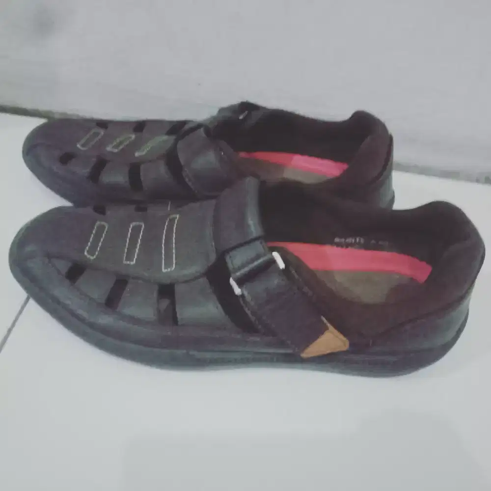 Sepatu pakalolo seken ukran 40