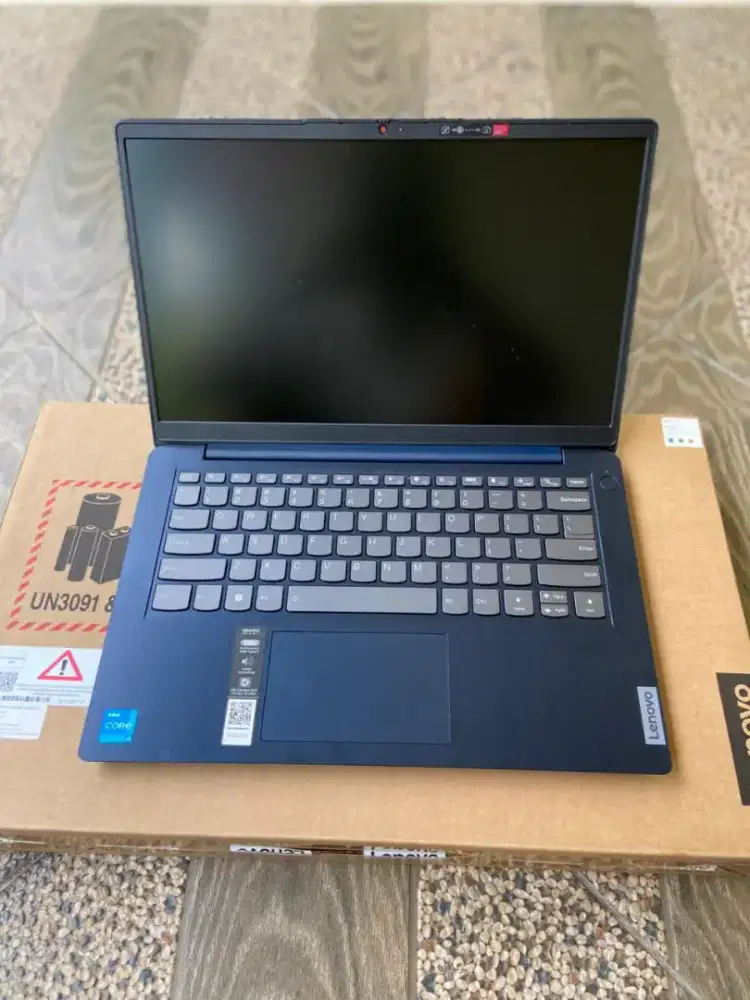 Laptop 14 inch merk lenovo