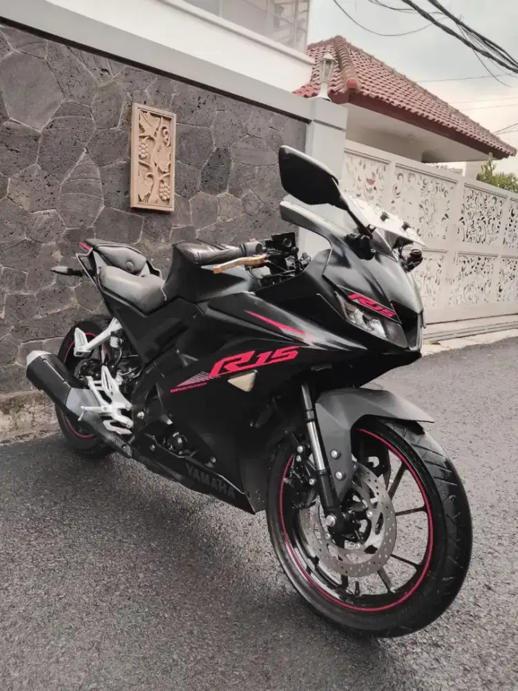 Yamaha R15 v3 2017 Mulus Km 25rb