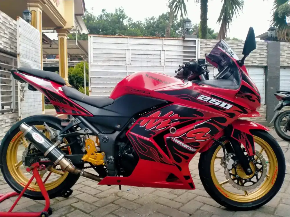 Kawasaki Ninja 250cc lengkap motor sehat keterangan detail dibawah