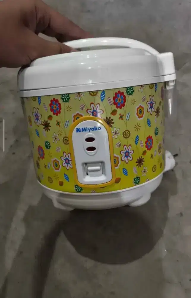 Magic Com Miyako 0.6ltr MCM609