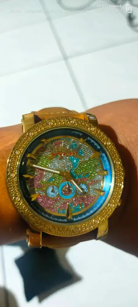 Di jual 1 unit jam tangan sultan nychi usa dikelilingi oleh berlian