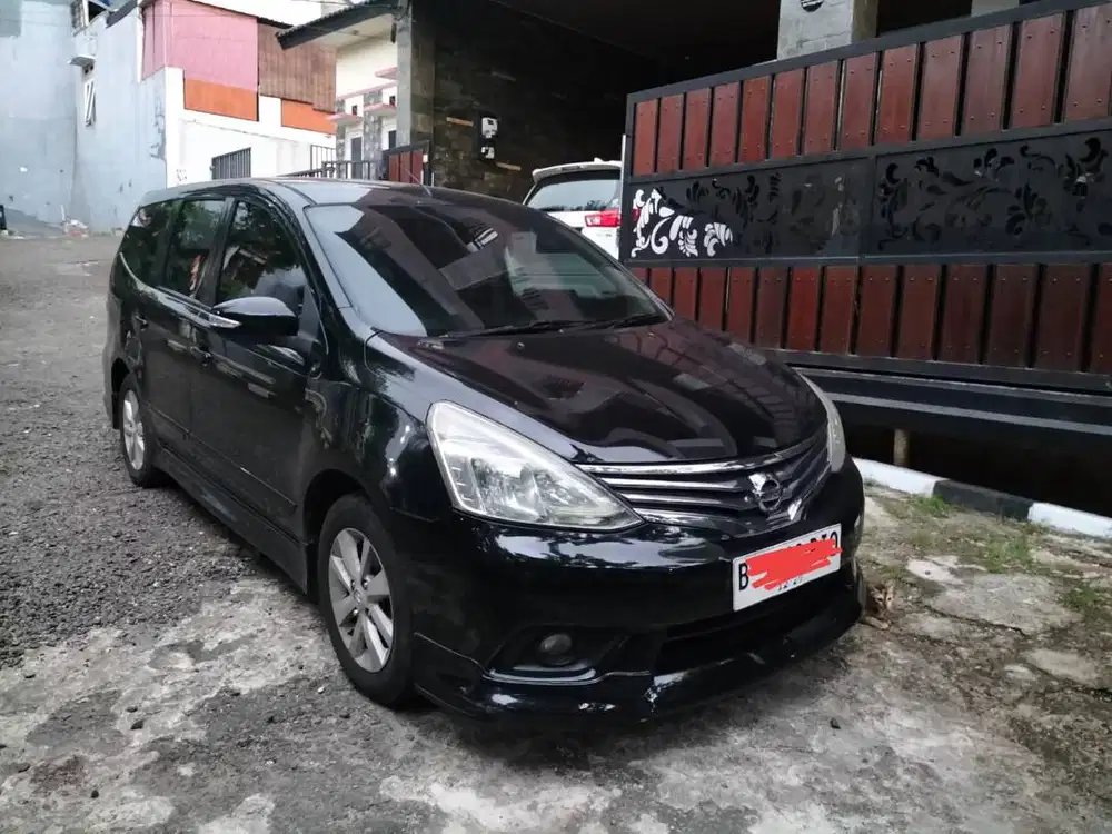 GRAND LIVINA 1.5 HWS AT 2014