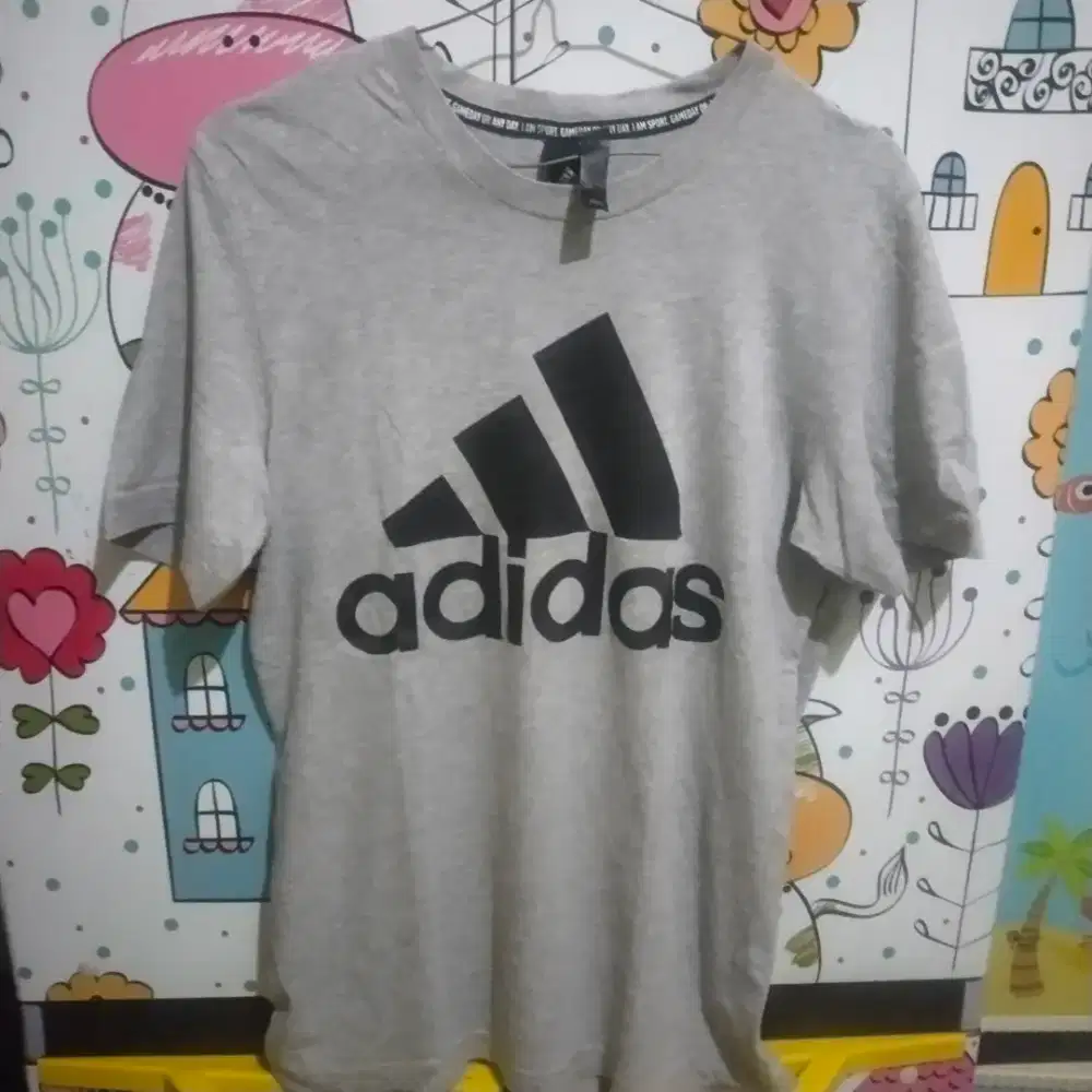 Tshirt Adidas size s