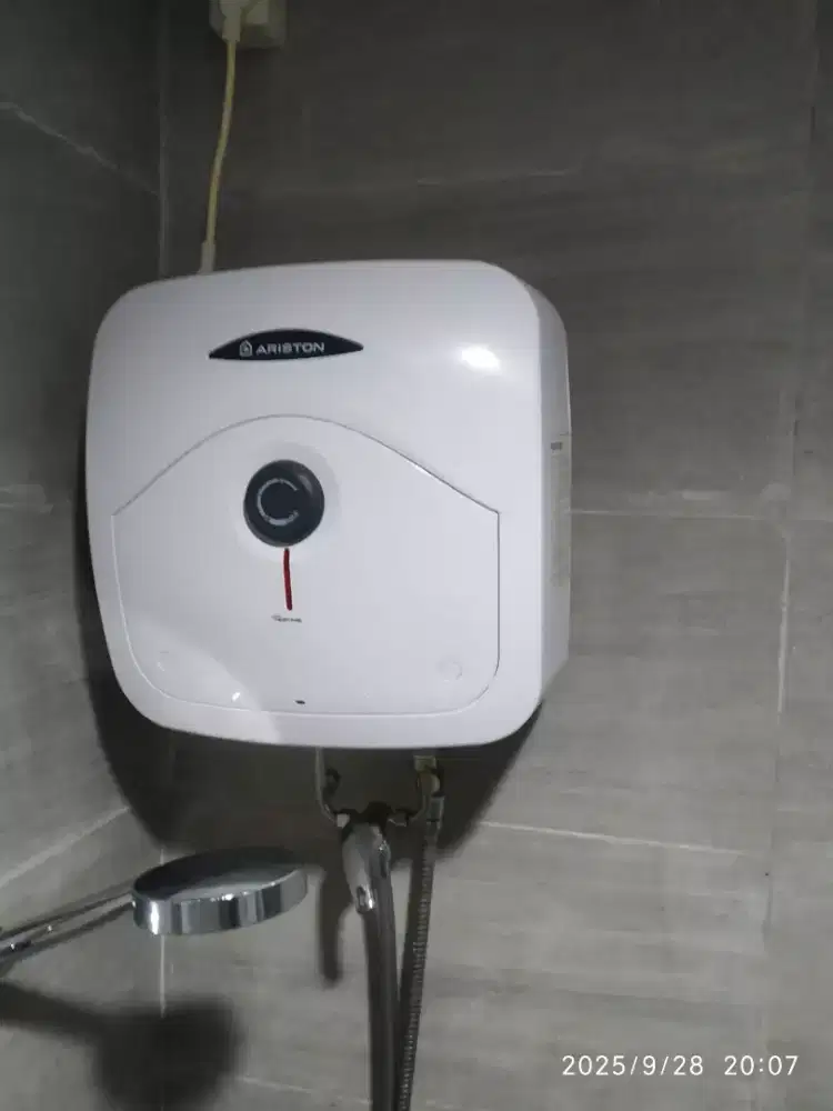 Water heater Ariston 10/15 Liter
