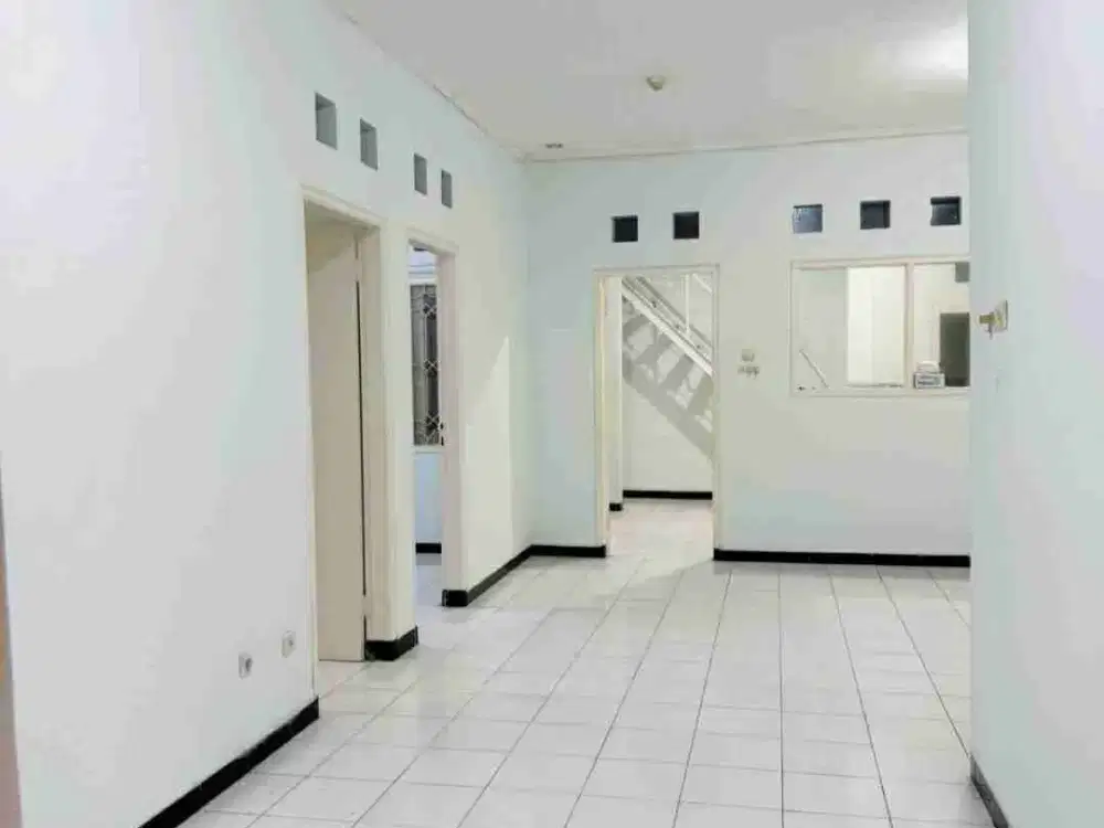 Dijual Cepat Rumah Tingkat 1,5 Lantai Siap Pakai Di Perumahan Graha Padma, Semarang