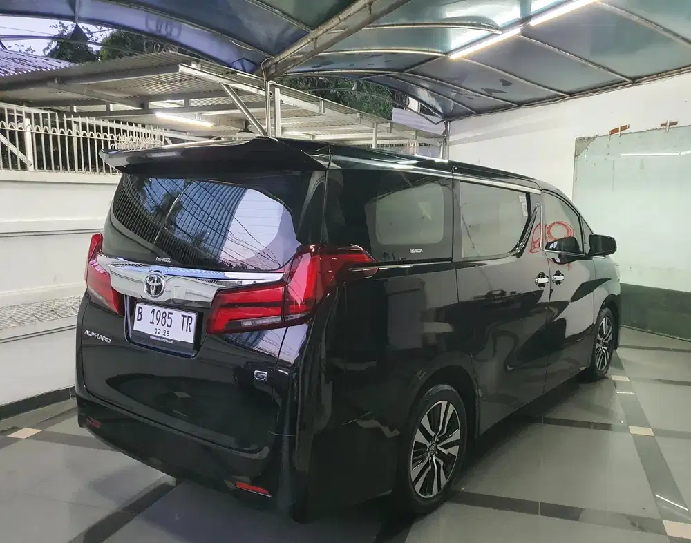 Toyota Alphard 2.5 G TSS , tgn pertama km 40,420 spt baru