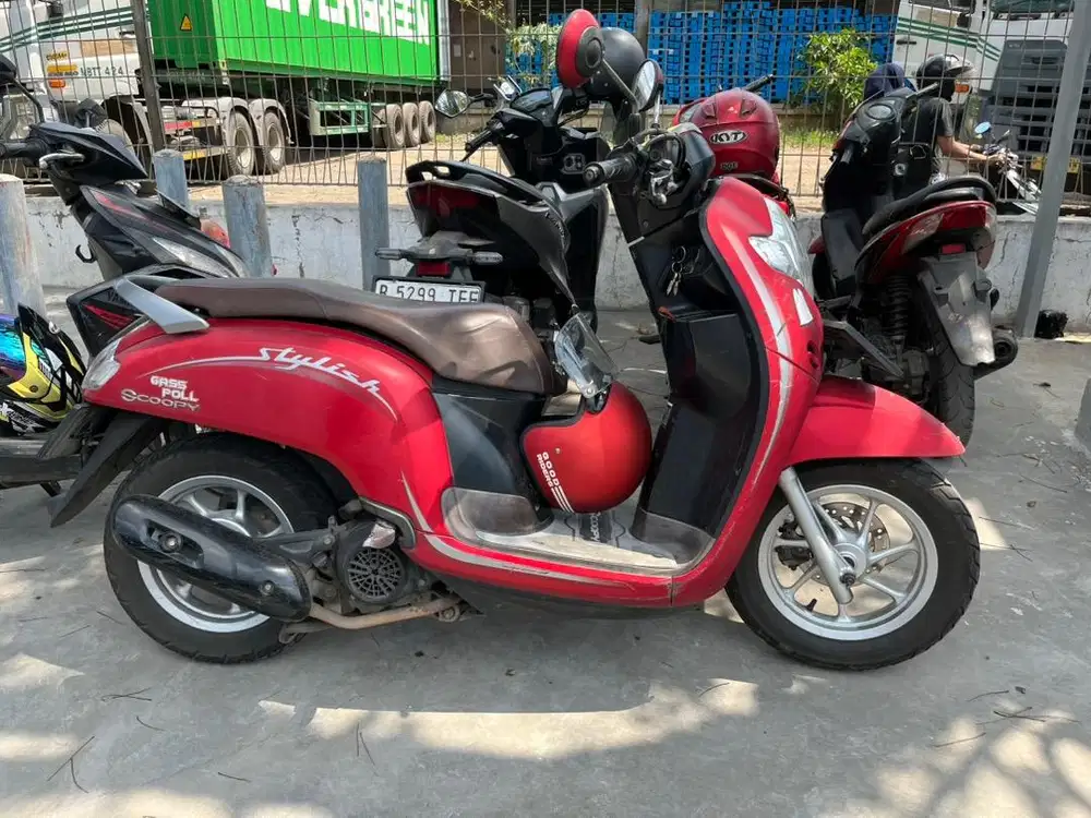 Scoopy 2019 merah doft