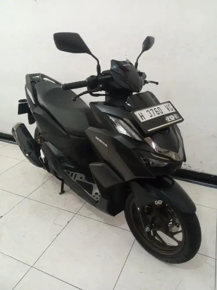 Honda Vario 160 ABS 2023 hitam dob