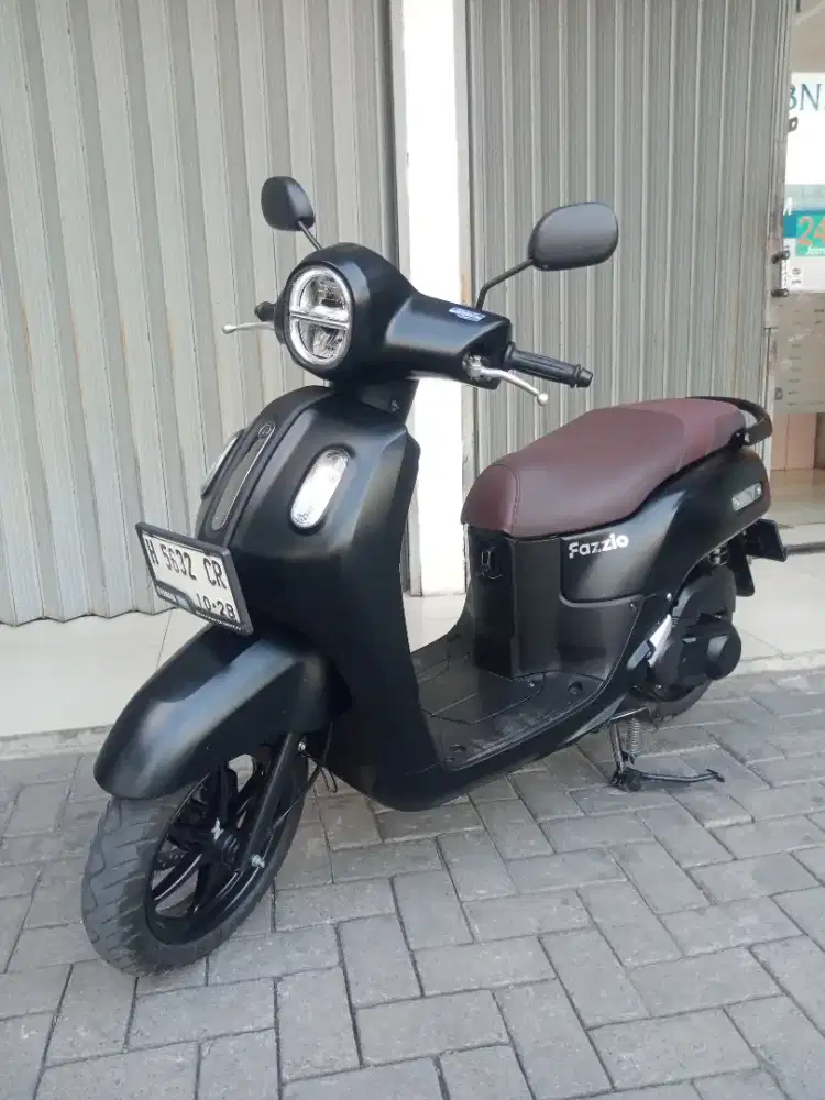 Yamaha fazzio lux 2023 Hitam