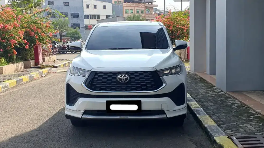 Km19rb toyota zenix v hybrid modelista 2024 putih