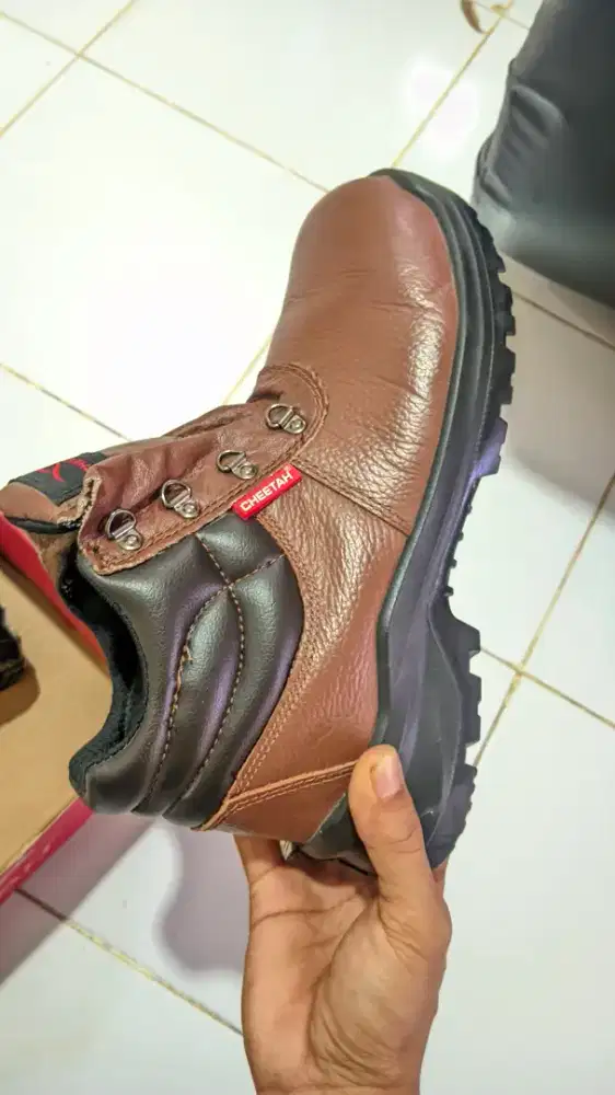 Jual sepatu savety baru no 42 harga 350ribu