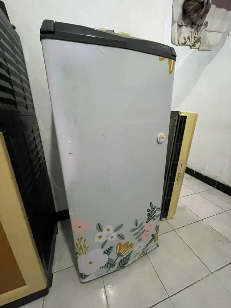 Kulkas 1 pintu merk aqua