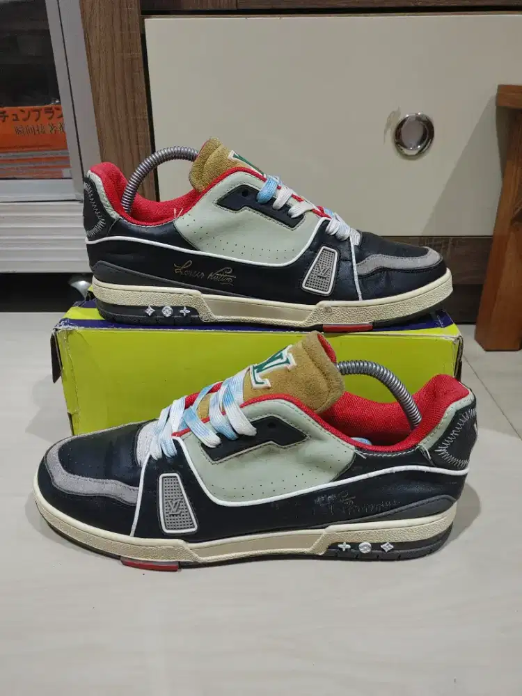 Sepatu LV preloved size 43