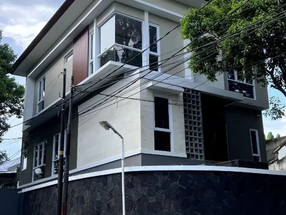 Rumah Lux siap huni komplek UNPAD Dago Cigadung Bandung