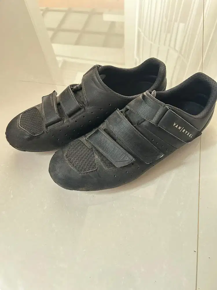Sepatu Roadbike Van Rysel size 43