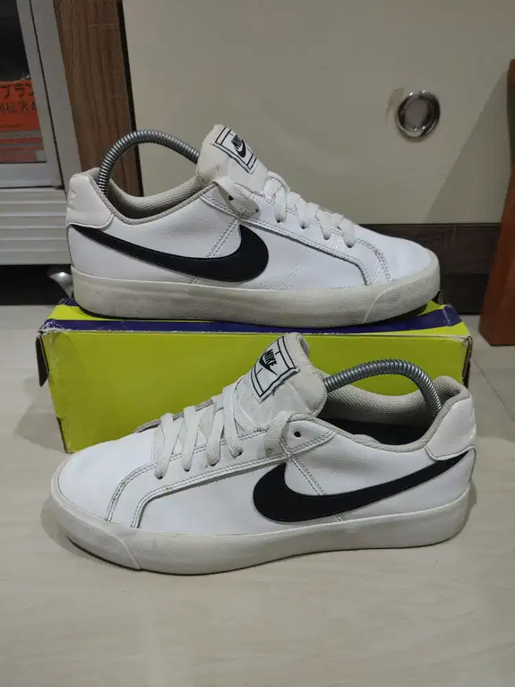 Sepatu Nike court royal AC preloved size 41