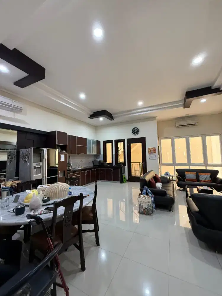 PIK Rumah Manyar Permai Dijual – 3 Lantai dan SHM