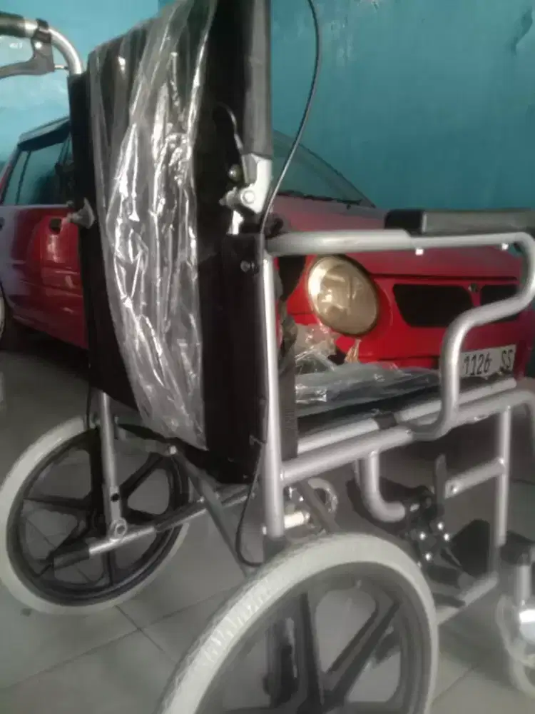 Jual kursi kondisi baru guys lokasi surabaya