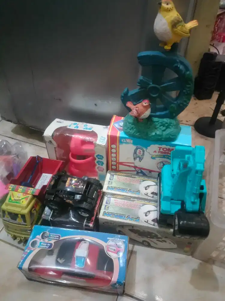 Borongan mainan seperti d foto