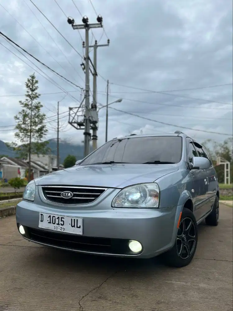 Hyundai Trajet 2007 mulus pajak isi