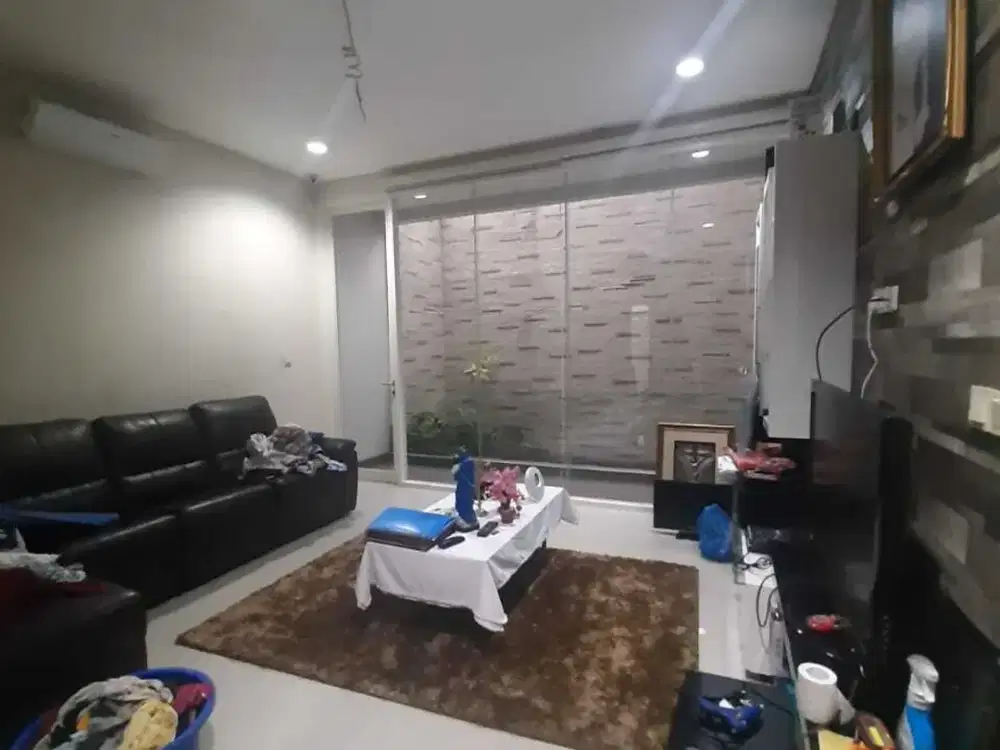 Dijual rumah di Green lake City Cluster Amerika dekat Puri Metland
