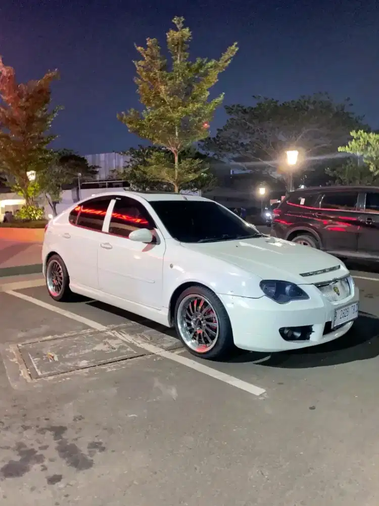 Proton Gen2 2010 Bensin