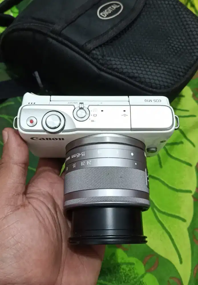 Kamera Canon m10