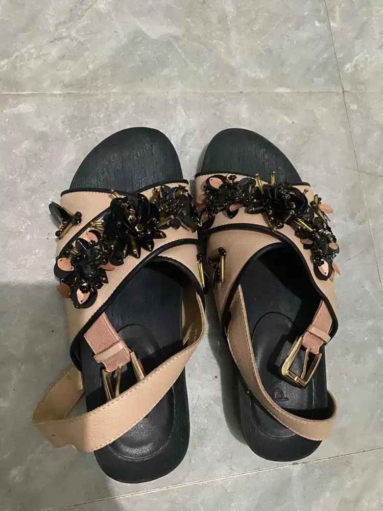 Preloved sendal wanita