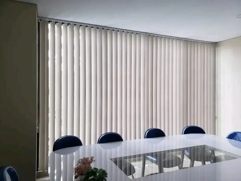 Hordeng tirai kantor vertikal blind