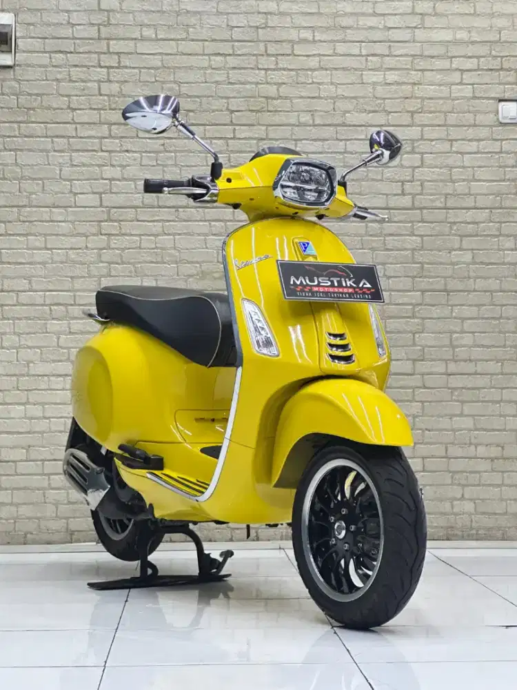 Vespa sprint 2022 odo masih 11 rb