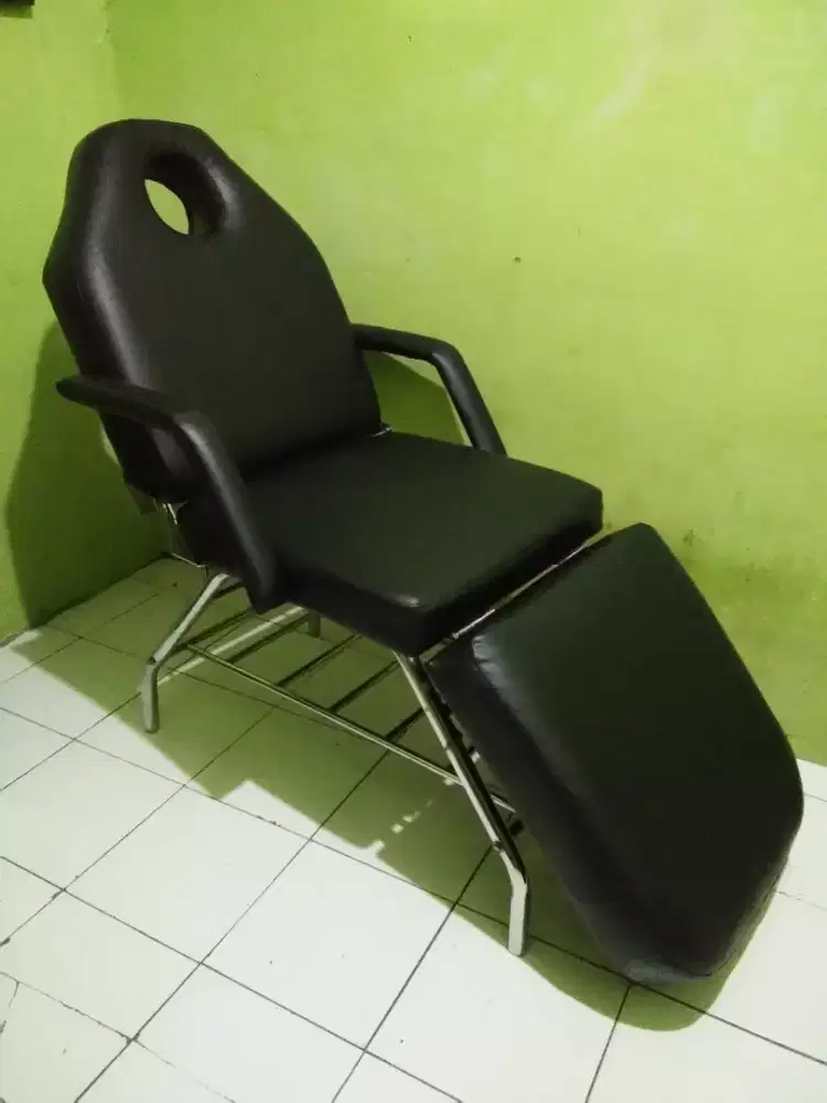 Bed facial/eyelash dll