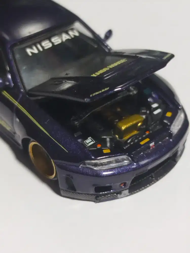 Diecast Nissan GTR-33 Kaido House MiniGT